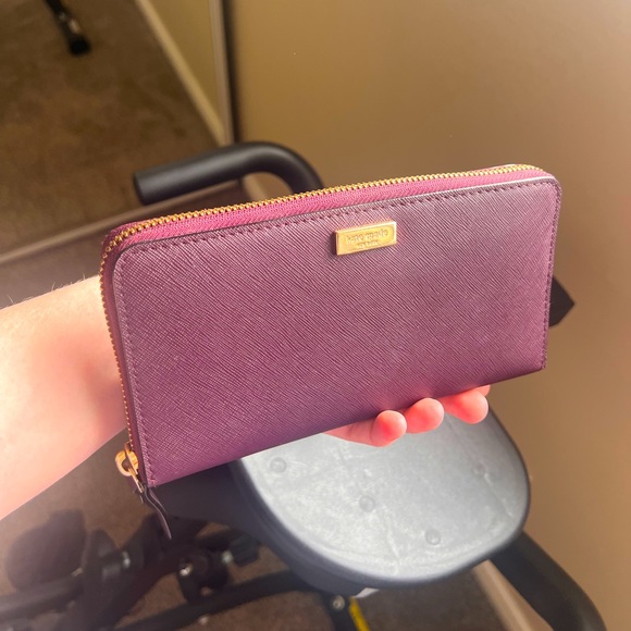 Kate Spade Wallet - Picture 1 of 6